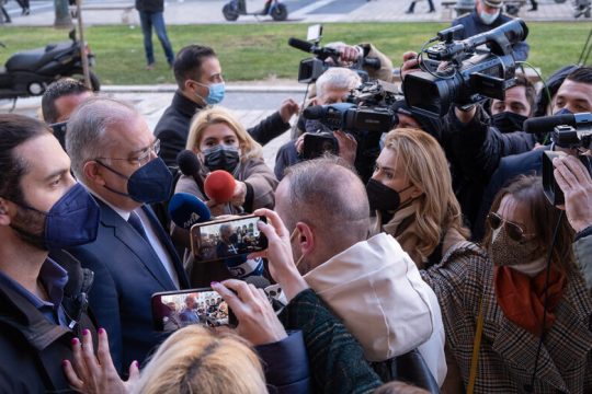 Οι φασίστες ξαναχτυπούν κι ο υπουργός… θαυμάζει