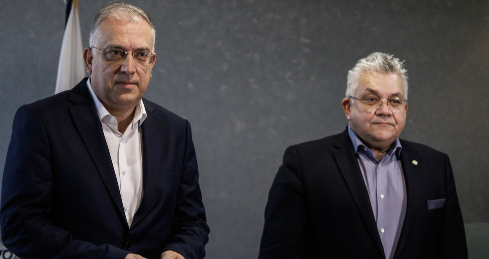 Με αφορμή ένα… κηδειόχαρτο