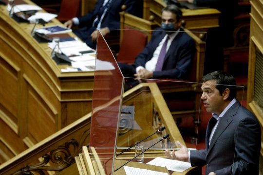 Πρόταση μομφής από Τσίπρα: «Είναι επικίνδυνοι»
