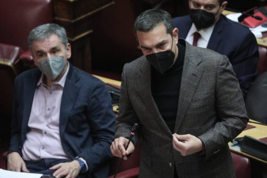 Τα αμείλικτα ερωτήματα Τσίπρα στην κυβέρνηση Μητσοτάκη