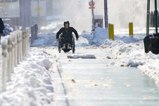 Δριμύ ψύχος και χιόνια πλήττουν τις ΗΠΑ