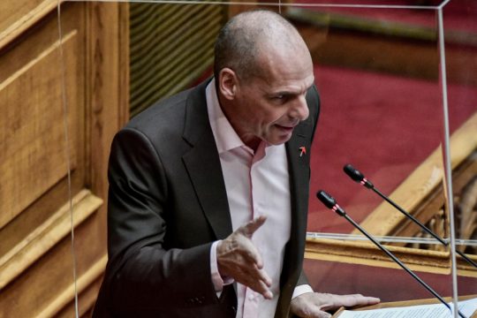 Βαρουφάκης: Κάλπικη πρωθυπουργική συγγνώμη, πρέπει να φύγει αυτή η κυβέρνηση