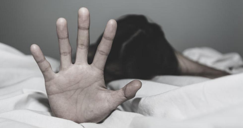 «Δεν θα κάνω πίσω» λέει η 24χρονη που κατήγγειλε ομαδικό βιασμό