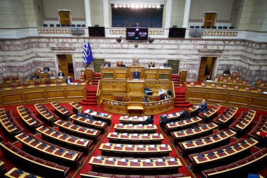 Αντιπολιτευτικά πυρά για το άνοιγμα των σχολείων
