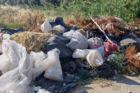 «Πονοκέφαλος» ο νέος φόρος για τα σκουπίδια