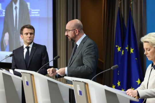 Σκληρότερες κυρώσεις, ανησυχία για αντίμετρα