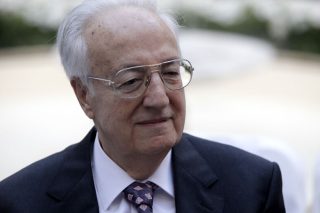 Αδέκαστος και ηθικά ακέραιος