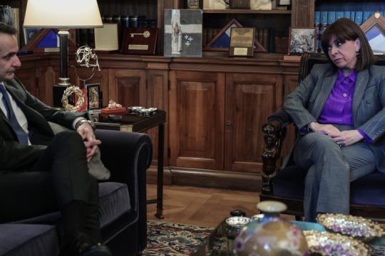 Η Πρόεδρος της Δημοκρατίας και τα κόμματα ενάντια στην εισβολή