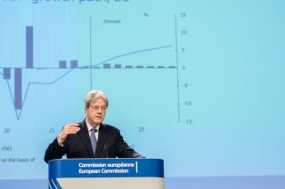 Πληθωριστικό σοκ φρενάρει την ανάπτυξη
