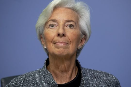 Δεν υπάρχει λόγος βιασύνης για τη δράση της ΕΚΤ εκτιμά η Λαγκάρντ