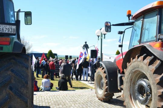 ΣΥΡΙΖΑ: Κοροϊδία οι εξαγγελίες Μητσοτάκη για τους αγρότες