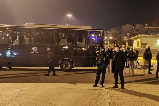 Απόσυρση των αστυνομικών δυνάμεων από το λιμάνι ζητούν λιμενεργάτες του ΟΛΠ
