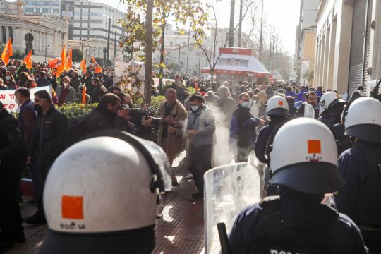 ΜΑΤ και χημικά, η μόνιμη «λύση»