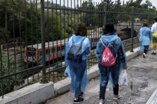 Σε ετοιμότητα για κύμα… τουριστών