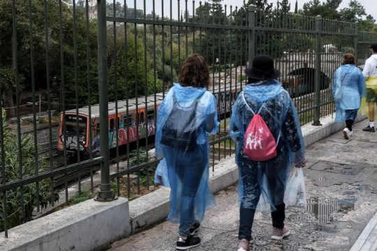 Σε ετοιμότητα για κύμα… τουριστών