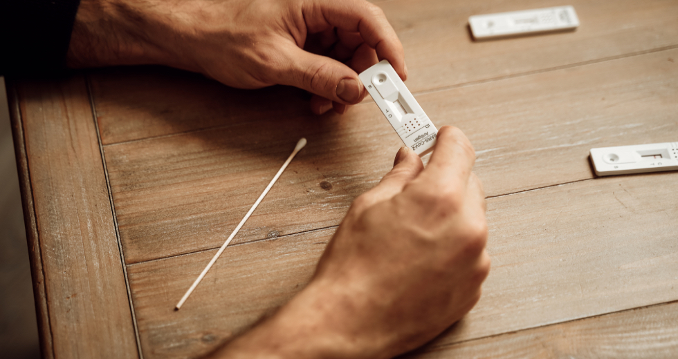 Από αύριο η διάθεση των 5 self test για μαθητές και εμβολιασμένους εκπαιδευτικούς