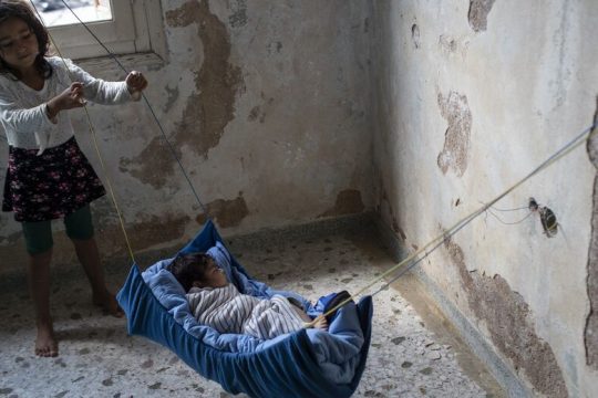 ΣΥΡΙΖΑ-ΠΣ: Σκιές για αθέμιτη διαχείριση κονδυλίων του προγράμματος ESTIA ΙΙ