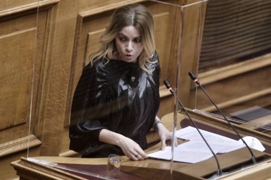 Η Δικαιοσύνη επανέφερε στην τάξη την παραφωνία της κυβέρνησης