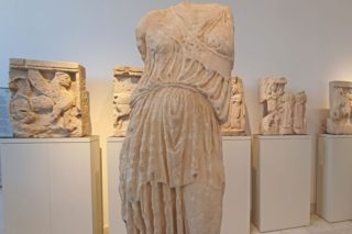 Το άγαλμα της θεάς Αθηνάς για 4 χρόνια στη Σικελία