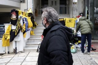 Εκκολάπτω και εκκολαπτήριο