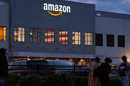 Οι εργαζόμενοι της Amazon στη Νέα Υόρκη θα ψηφίσουν για το αν θα κάνουν συνδικάτο