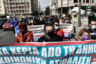 Ο κομματικός στρατός επελαύνει και οι πολίτες ετοιμάζονται για προσφυγές