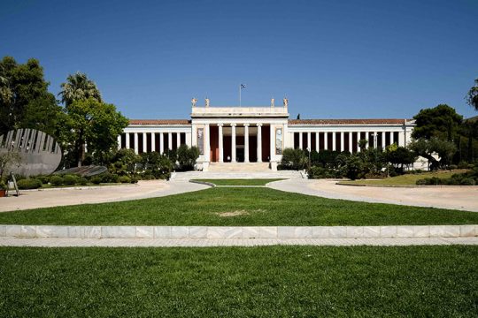 Στη Βουλή οι «αδιαφανείς διαδικασίες» του ΥΠ.ΠΟ. για το Αρχαιολογικό Μουσείο