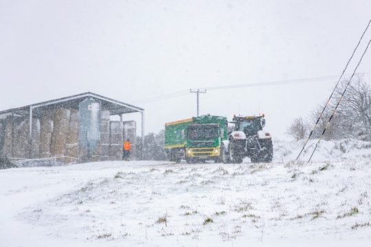 «Κόκκινος συναγερμός» στην Αγγλία για κακοκαιρία και ανέμους έως 160 χλμ/ώρα