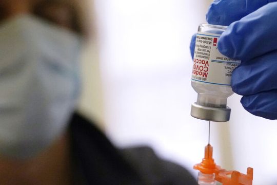 Covid-19: Πενταπλάσια η πιθανότητα επαναλοίμωξης για τους μη εμβολιασμένους