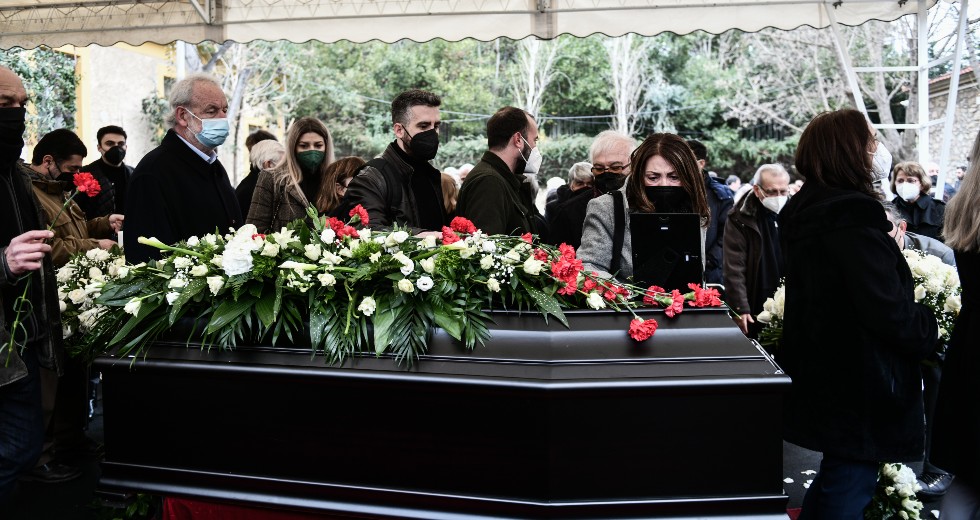 Το ύστατο «αντίο» στον Μίμη Δαρειώτη