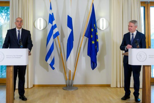 «Πρέπει να διατηρηθούν οι δίαυλοι επικοινωνίας»