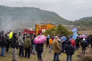 Διώξεις και στη Λέσβο για τις κινητοποιήσεις στη Βάστρια
