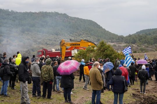 Διώξεις και στη Λέσβο για τις κινητοποιήσεις στη Βάστρια