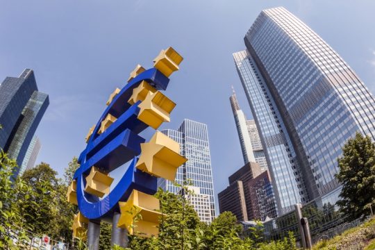 Η ΕΚΤ διατηρεί αμετάβλητη τη νομισματική της πολιτική