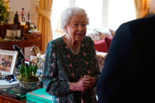 Θετική στον κορονοϊό η βασίλισσα Ελισάβετ 