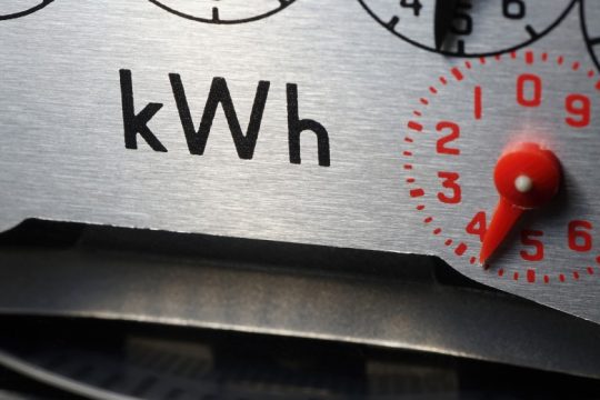 Πρωταθλήτρια στις τιμές ηλεκτρισμού η Ελλάδα