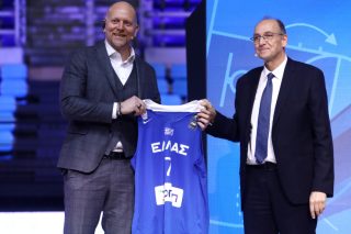 «Να ξαναβγούμε στους δρόμους για τις Eθνικές»