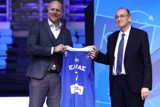 «Να ξαναβγούμε στους δρόμους για τις Eθνικές»