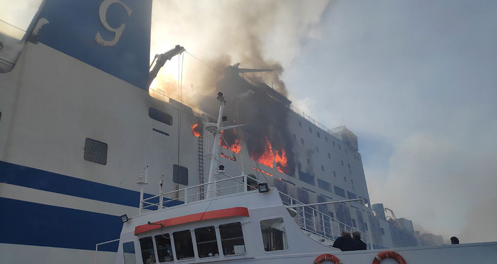 Οργή των συγγενών για τη μετακίνηση του πλοίου