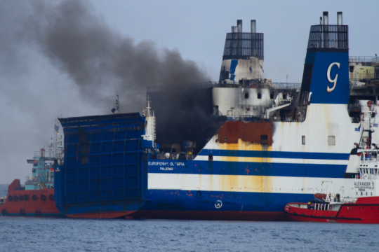 Ερμητικά κλειστός ακόμη ο καταπέλτης του Euroferry Olympia