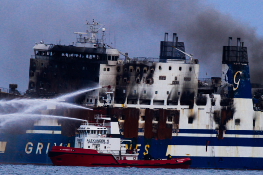 Έρευνες κόντρα στον χρόνο στο Euroferry Olympia για τους 10 αγνοούμενους