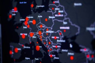Πάλι στο «βαθύ κόκκινο» Ελλάδα και Κύπρος