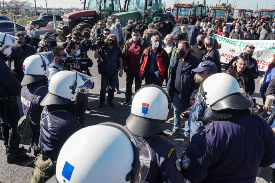Αγροτικά μπλόκα και σε Ανατολική Θεσσαλονίκη, Αχαΐα και Ηλεία