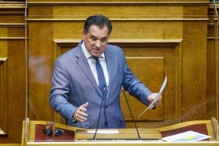 Η φίμωση (και) των βουλευτών