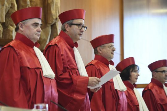 Απορρίπτει το Συνταγματικό Δικαστήριο της Γερμανίας «μπλόκο» στην υποχρεωτικότητα του εμβολιασμού