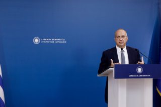 Βάζει να ψεύδεται τον μπάρμπα του