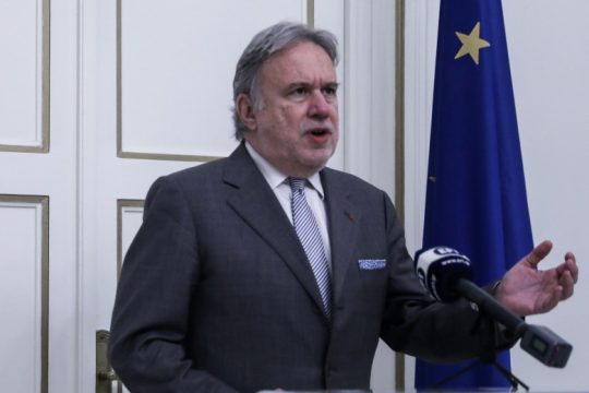 «Ο ΣΥΡΙΖΑ θα έστελνε ανθρωπιστική βοήθεια, όχι πολεμικό υλικό στην Ουκρανία»