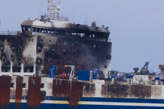 Euroferry Olympia: Κραυγή αγωνίας συζύγου εγκλωβισμένου