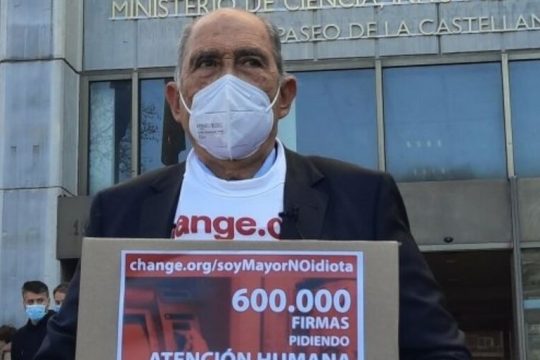 «Εξέγερση» ηλικιωμένων κατά των τραπεζών