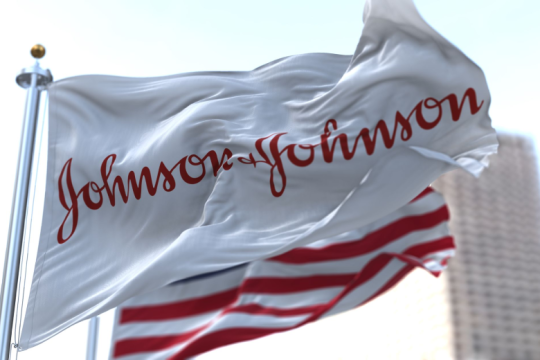 Η J&J σταμάτησε την παραγωγή του εμβολίου της για τον κορονοϊό στην Ευρώπη